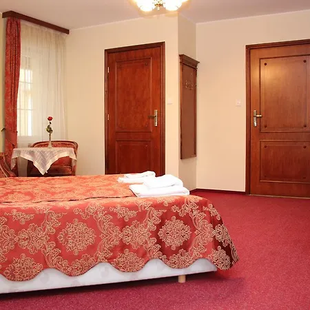 Bed & Breakfast Piastowska 3*