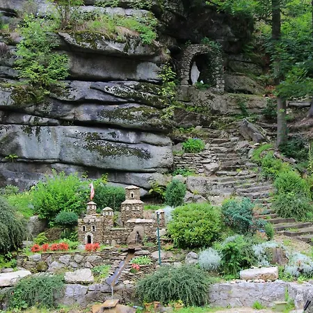 Piastowska Bed & Breakfast 3*