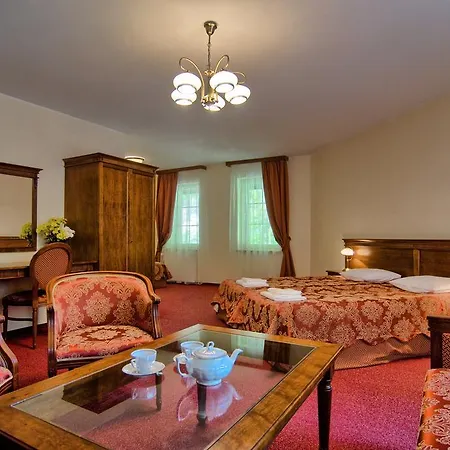 Piastowska 3* 斯克拉斯卡波伦巴